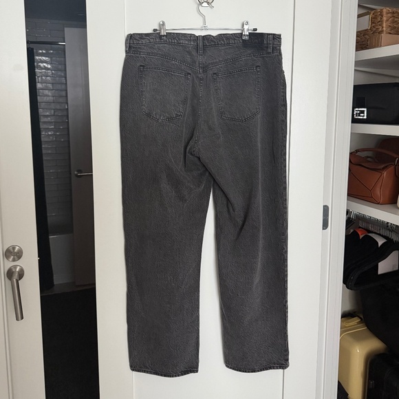 Abercrombie High Rise Loose Jean - Dark Grey - Picture 4 of 4